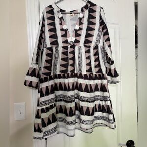 Geometric Patterned Black and White Women's Top